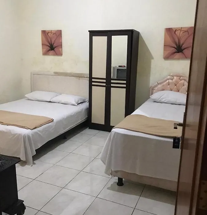 Villa & Guest House Batu Indah-1